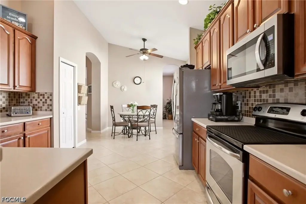 2621 Brightside Court Cape Coral FL 33991