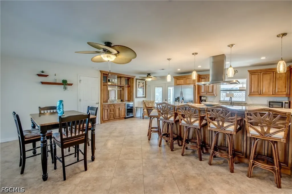 1122 El Dorado Parkway E Cape Coral FL 33904