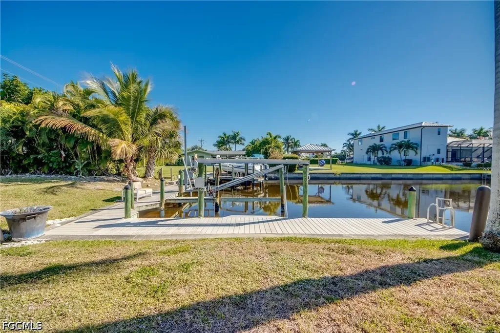 1122 El Dorado Parkway E Cape Coral FL 33904