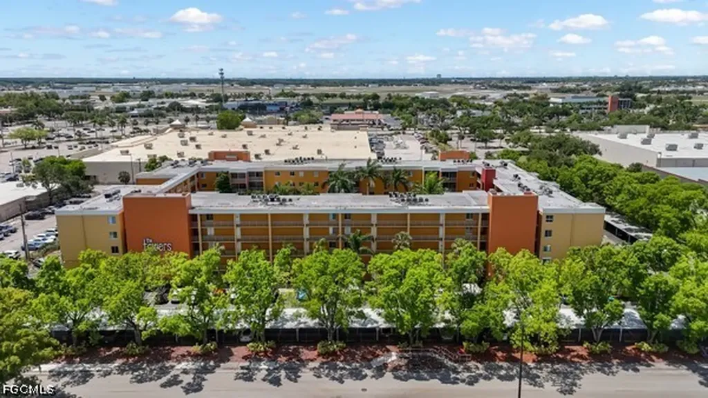 2366 E Mall Drive Fort Myers FL 33901