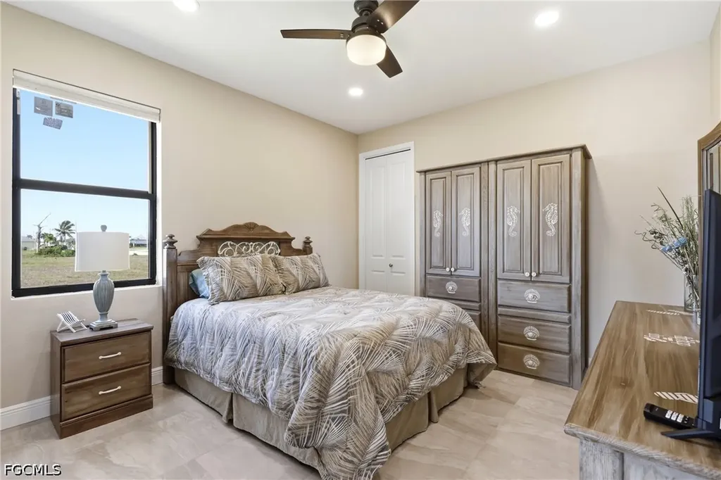 1813 NW 37th Place Cape Coral FL 33993