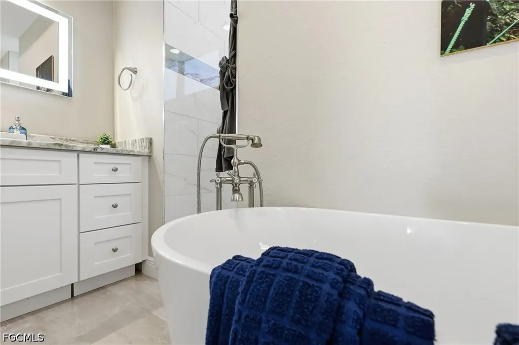 1813 NW 37th Place Cape Coral FL 33993
