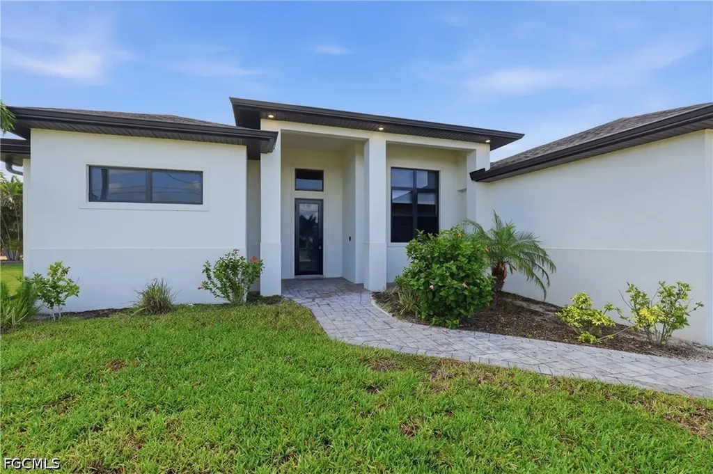 1813 NW 37th Place Cape Coral FL 33993