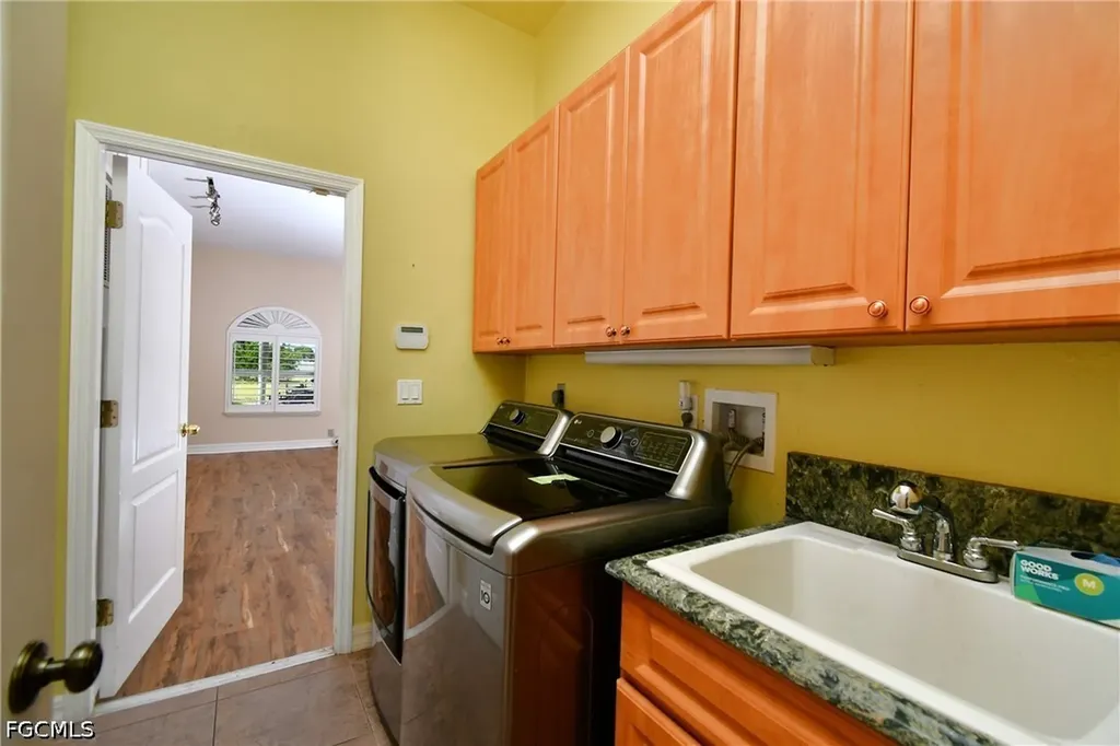 2313 SW 53rd Terrace Cape Coral FL 33914