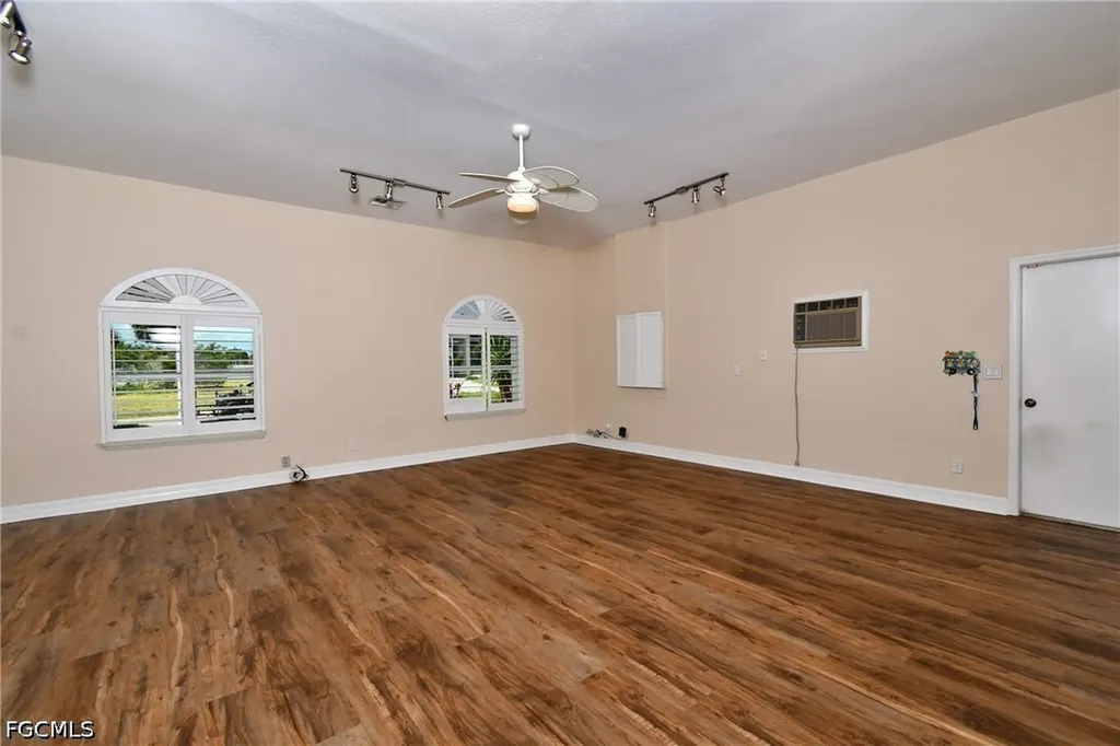 2313 SW 53rd Terrace Cape Coral FL 33914