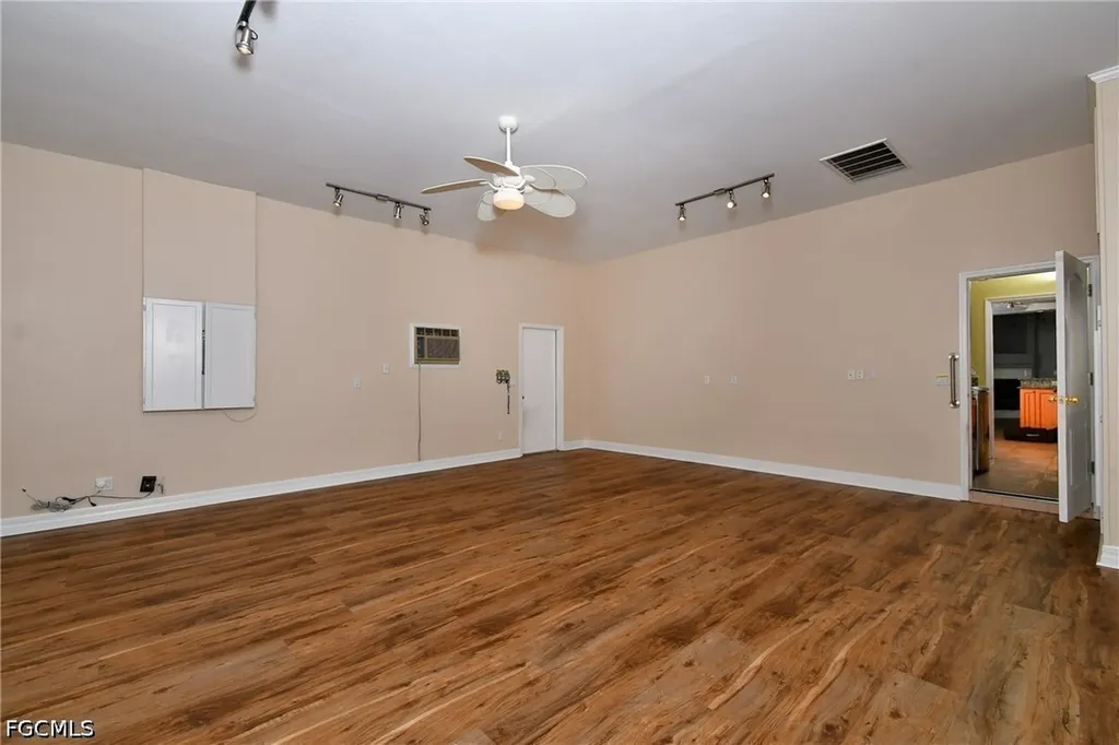 2313 SW 53rd Terrace Cape Coral FL 33914
