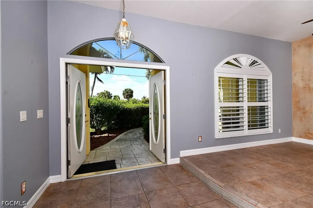 2313 SW 53rd Terrace Cape Coral FL 33914