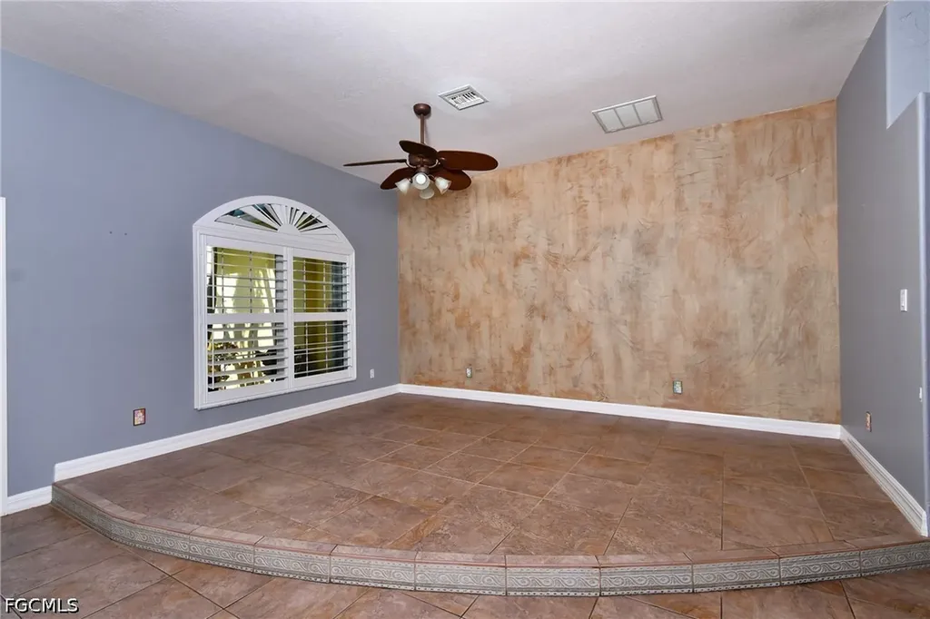 2313 SW 53rd Terrace Cape Coral FL 33914