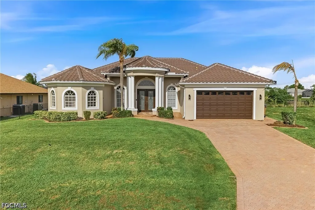 613 SE 4th Place Cape Coral FL 33990