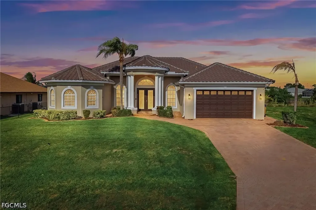 613 SE 4th Place Cape Coral FL 33990