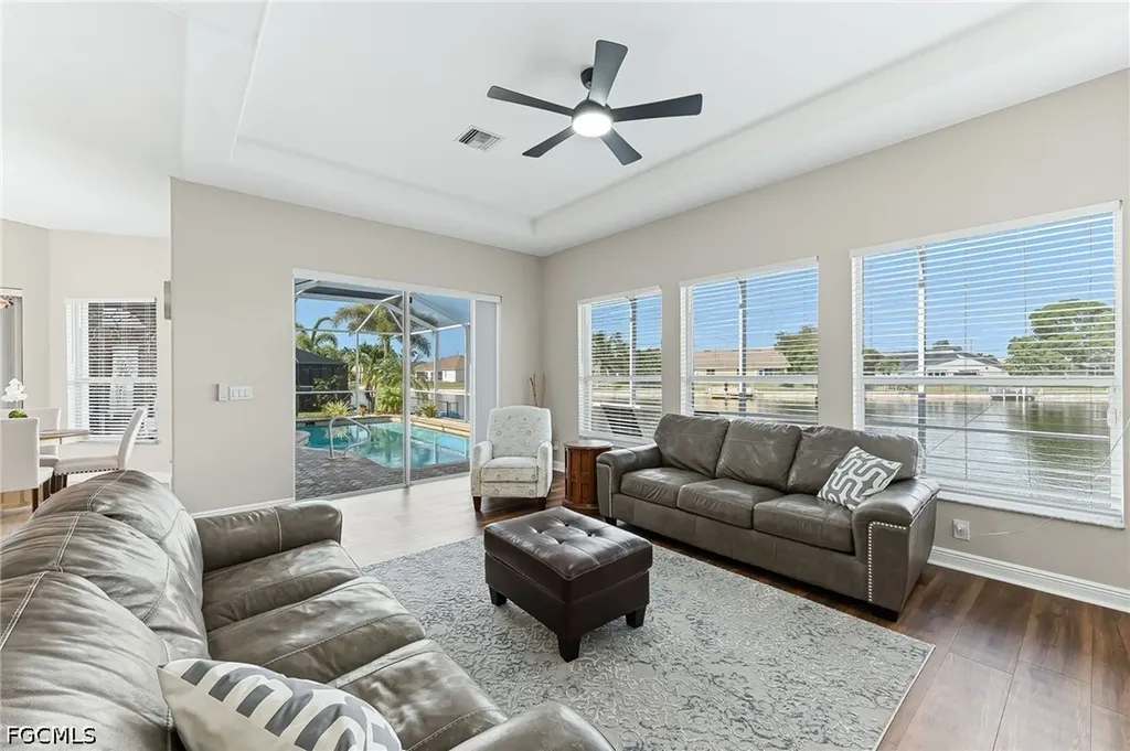613 SE 4th Place Cape Coral FL 33990