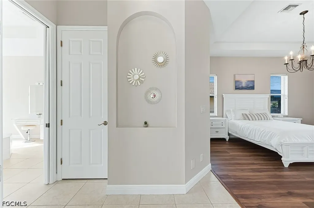 613 SE 4th Place Cape Coral FL 33990