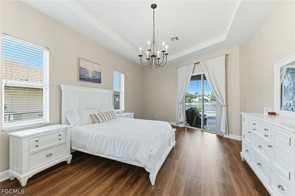 613 SE 4th Place Cape Coral FL 33990