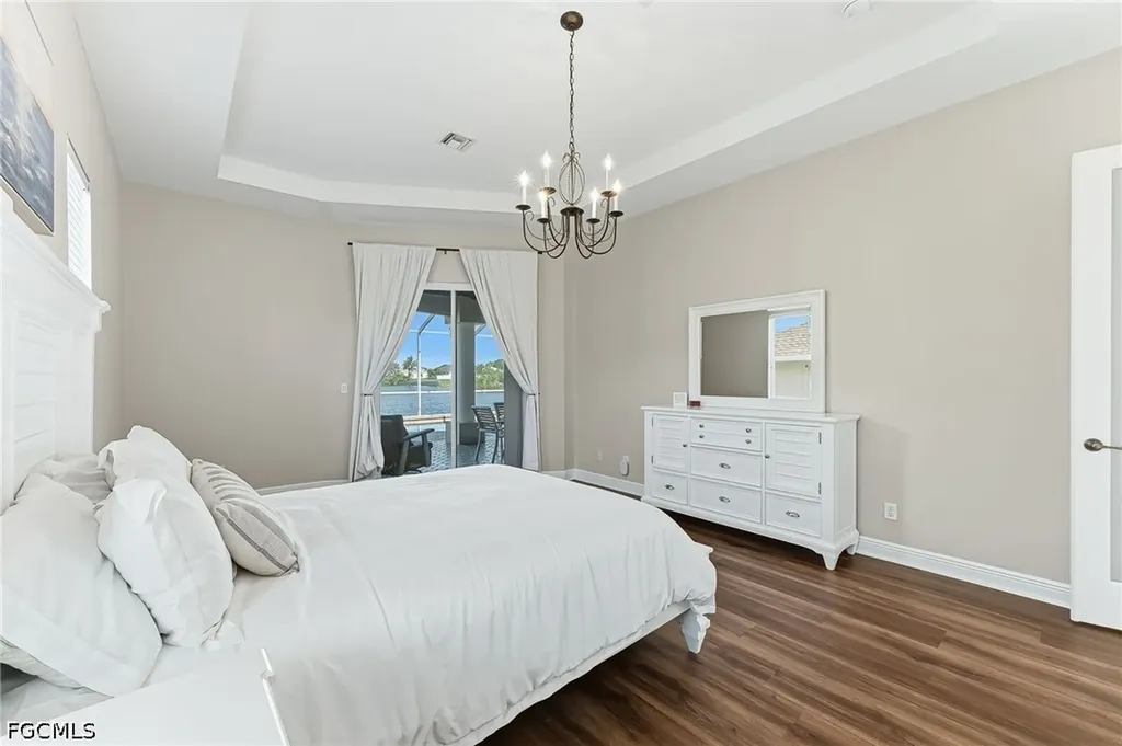 613 SE 4th Place Cape Coral FL 33990