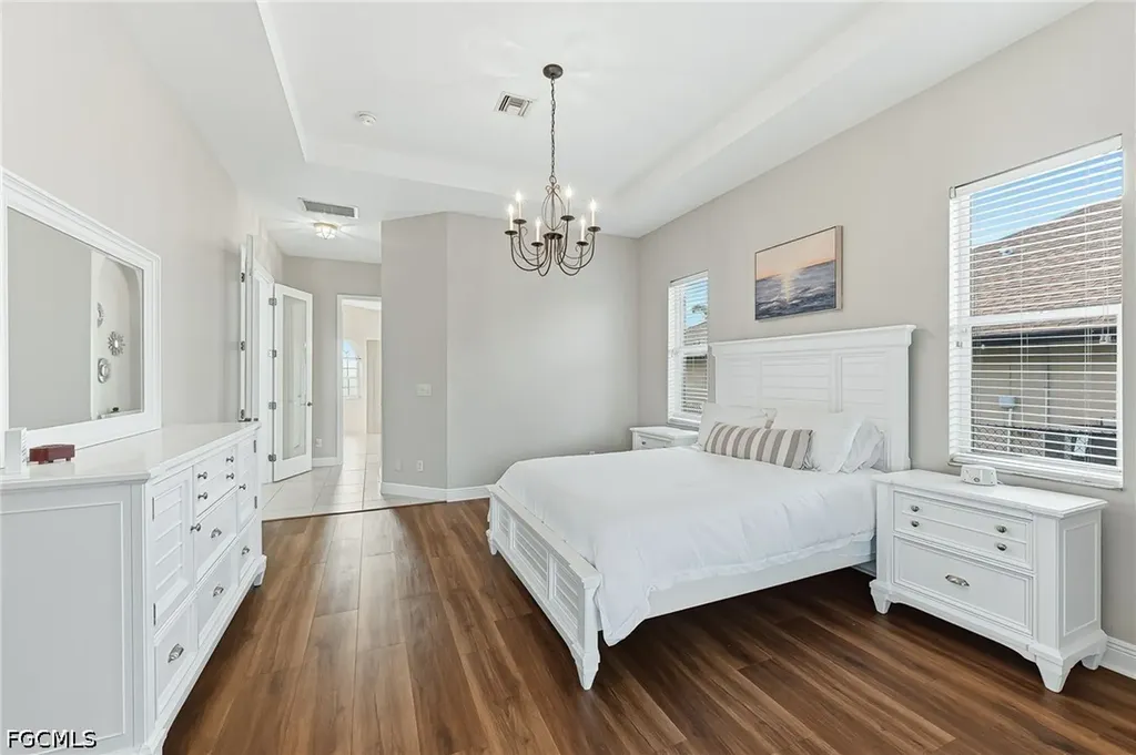 613 SE 4th Place Cape Coral FL 33990