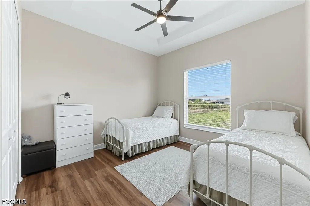 613 SE 4th Place Cape Coral FL 33990