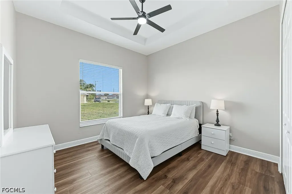 613 SE 4th Place Cape Coral FL 33990