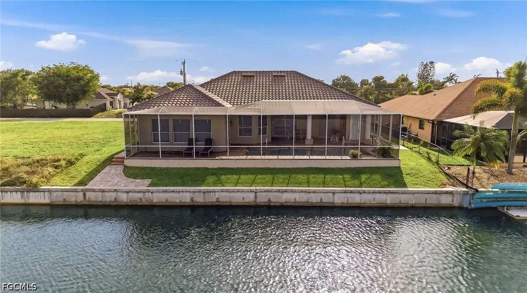 613 SE 4th Place Cape Coral FL 33990
