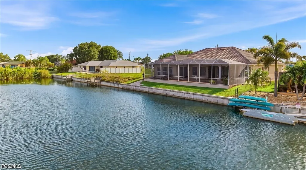 613 SE 4th Place Cape Coral FL 33990