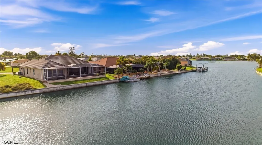 613 SE 4th Place Cape Coral FL 33990