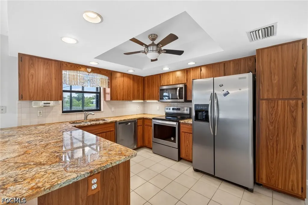 609 SE 21st Street Cape Coral FL 33990
