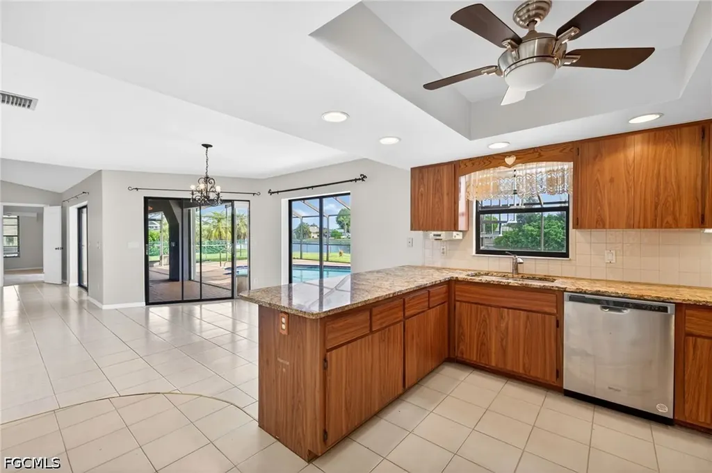 609 SE 21st Street Cape Coral FL 33990