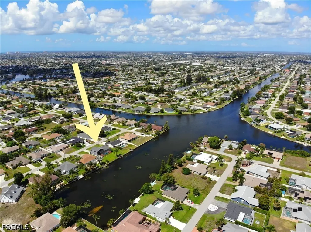 609 SE 21st Street Cape Coral FL 33990