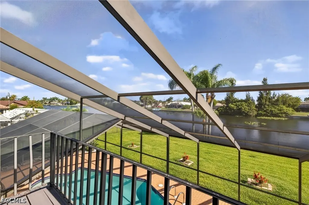 609 SE 21st Street Cape Coral FL 33990