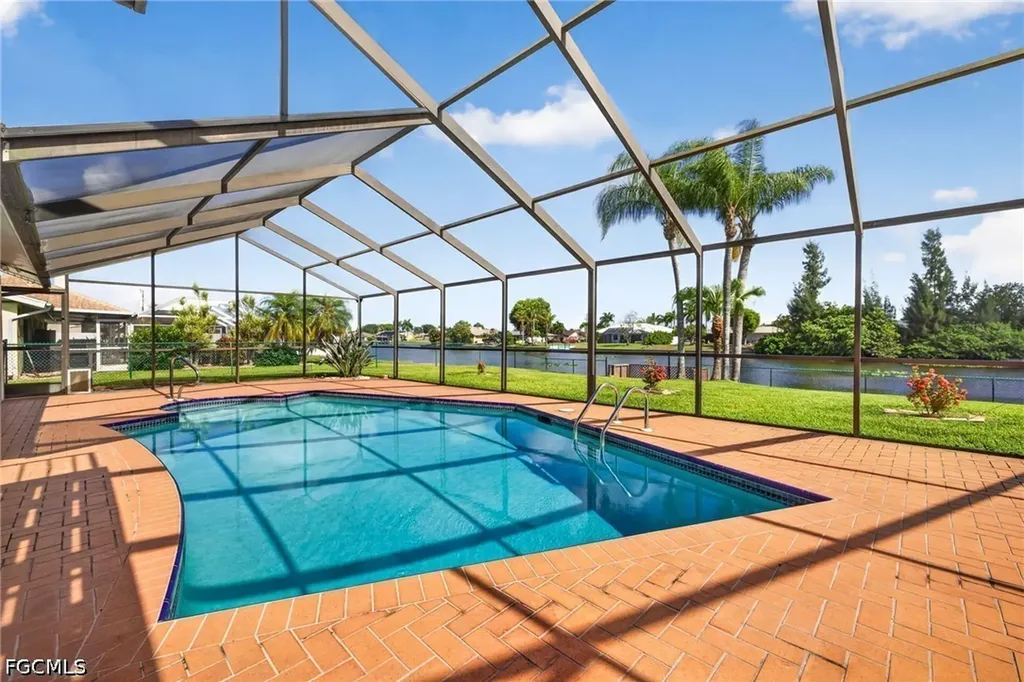 609 SE 21st Street Cape Coral FL 33990