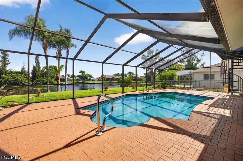 609 SE 21st Street Cape Coral FL 33990