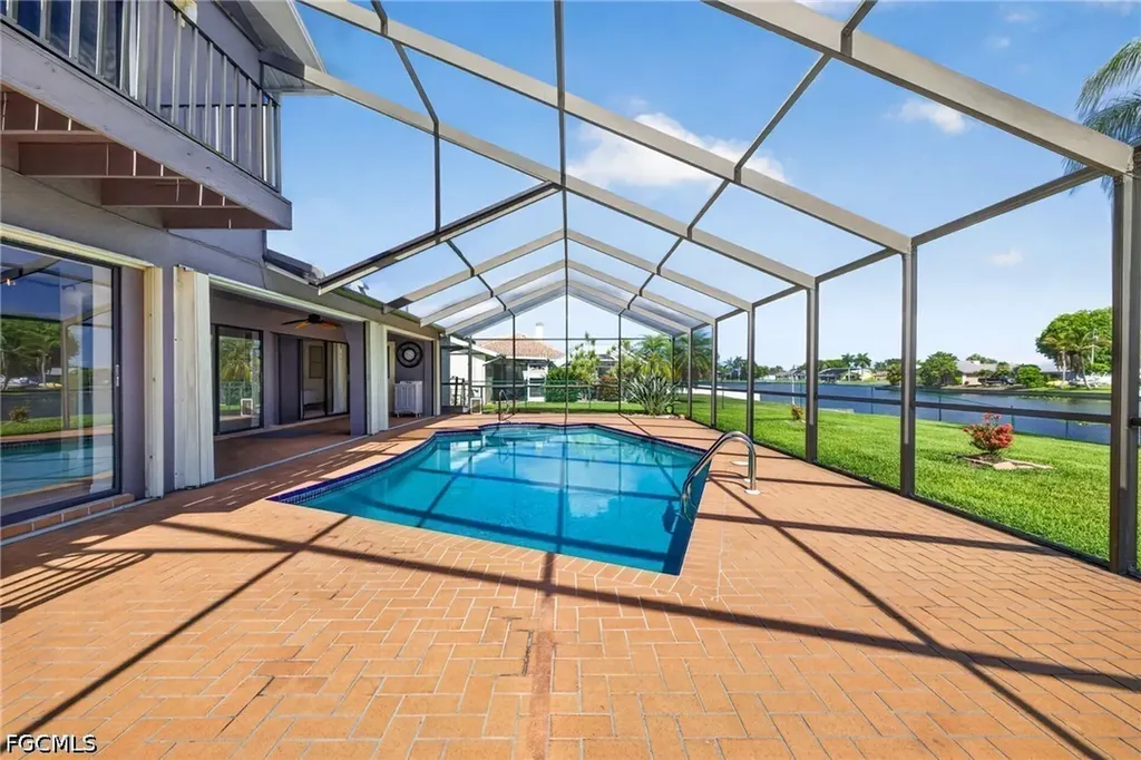 609 SE 21st Street Cape Coral FL 33990