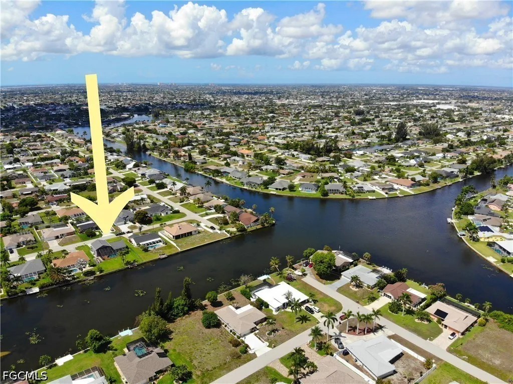 609 SE 21st Street Cape Coral FL 33990