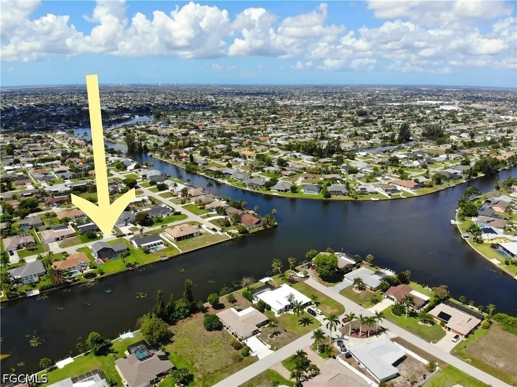 609 SE 21st Street Cape Coral FL 33990