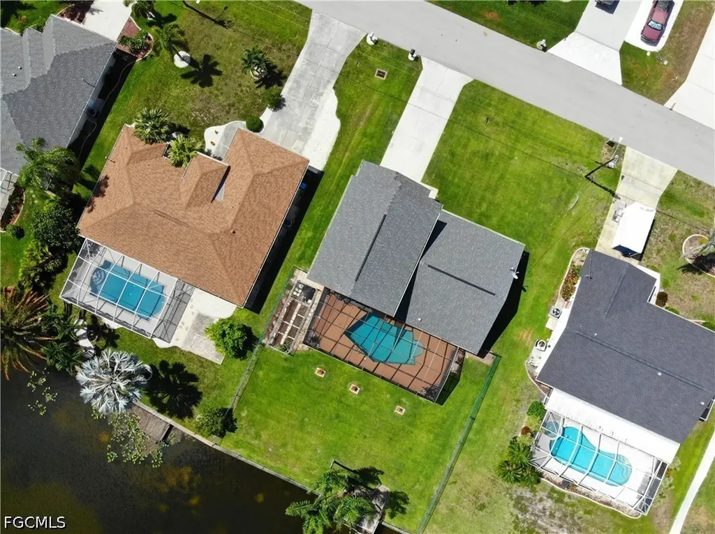 609 SE 21st Street Cape Coral FL 33990