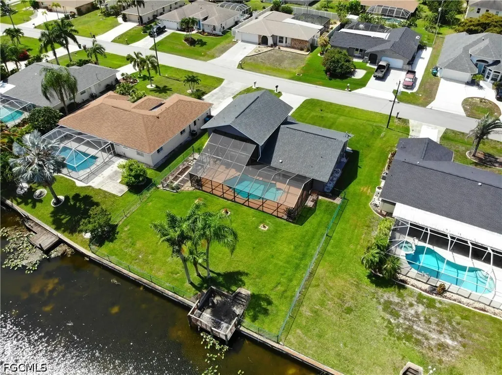 609 SE 21st Street Cape Coral FL 33990