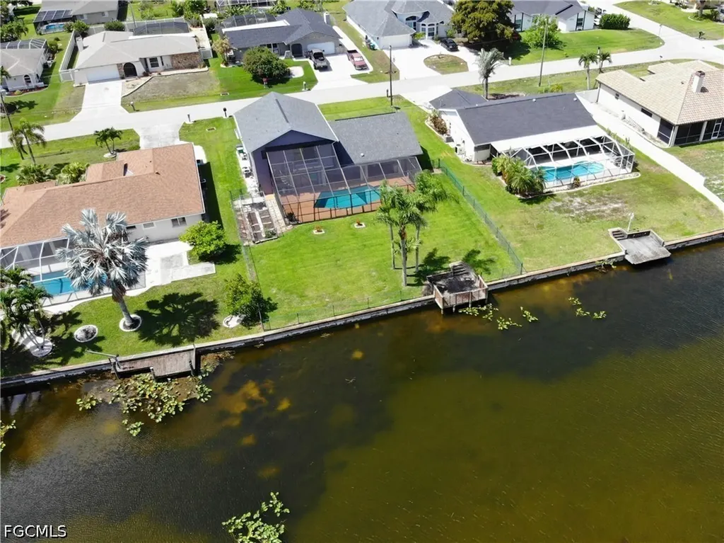 609 SE 21st Street Cape Coral FL 33990