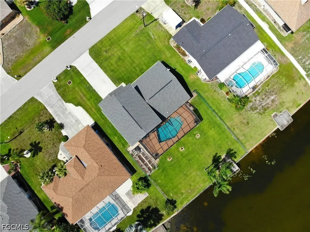 609 SE 21st Street Cape Coral FL 33990