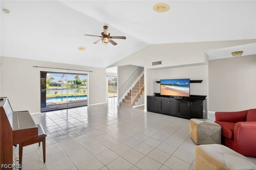 609 SE 21st Street Cape Coral FL 33990