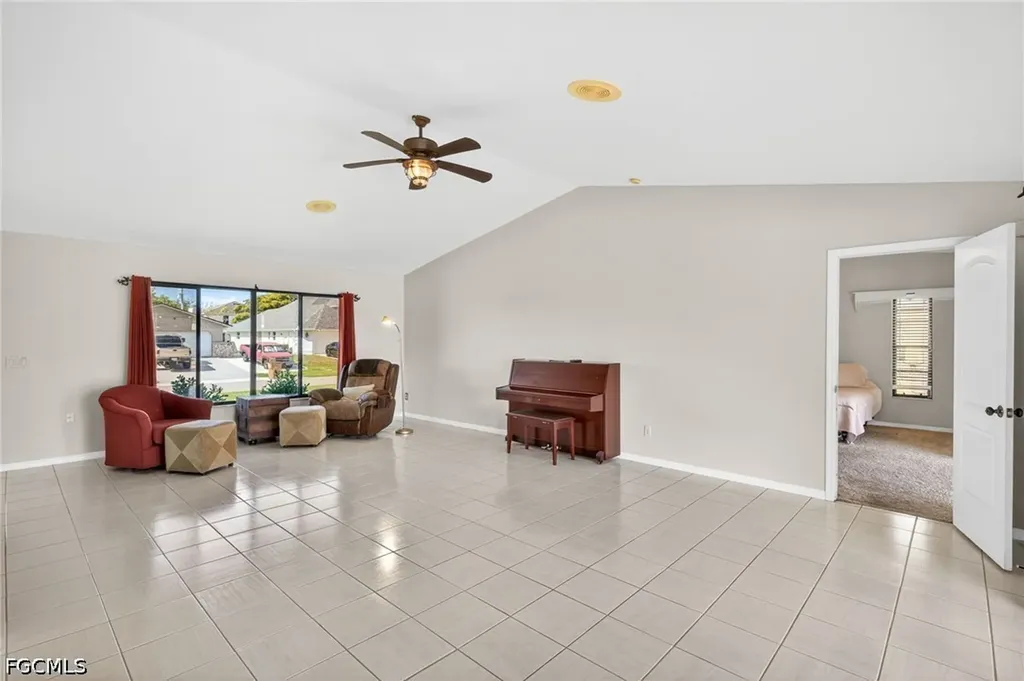 609 SE 21st Street Cape Coral FL 33990