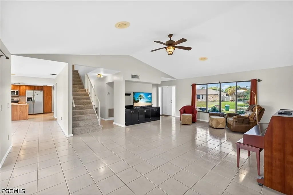 609 SE 21st Street Cape Coral FL 33990