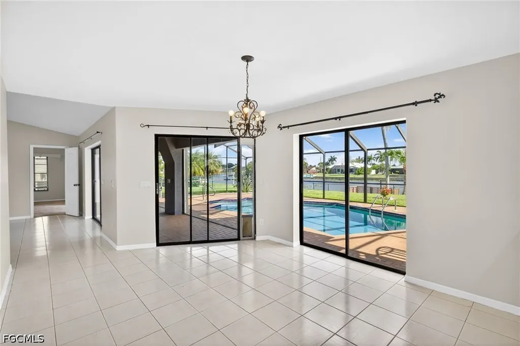 609 SE 21st Street Cape Coral FL 33990