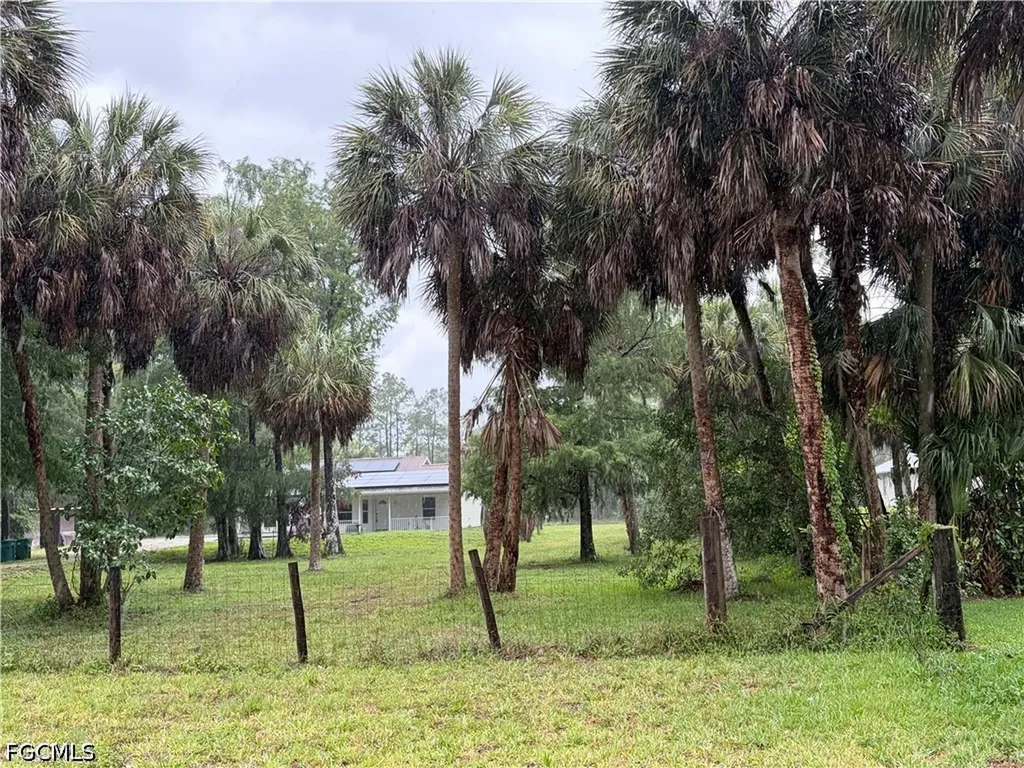 Naples FL, 281 8TH Street SE