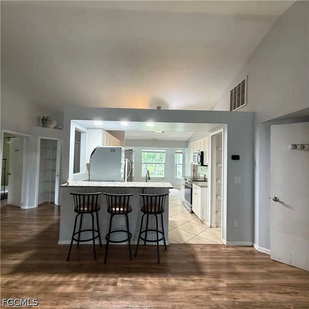 281 8th Street SE Naples FL 34117