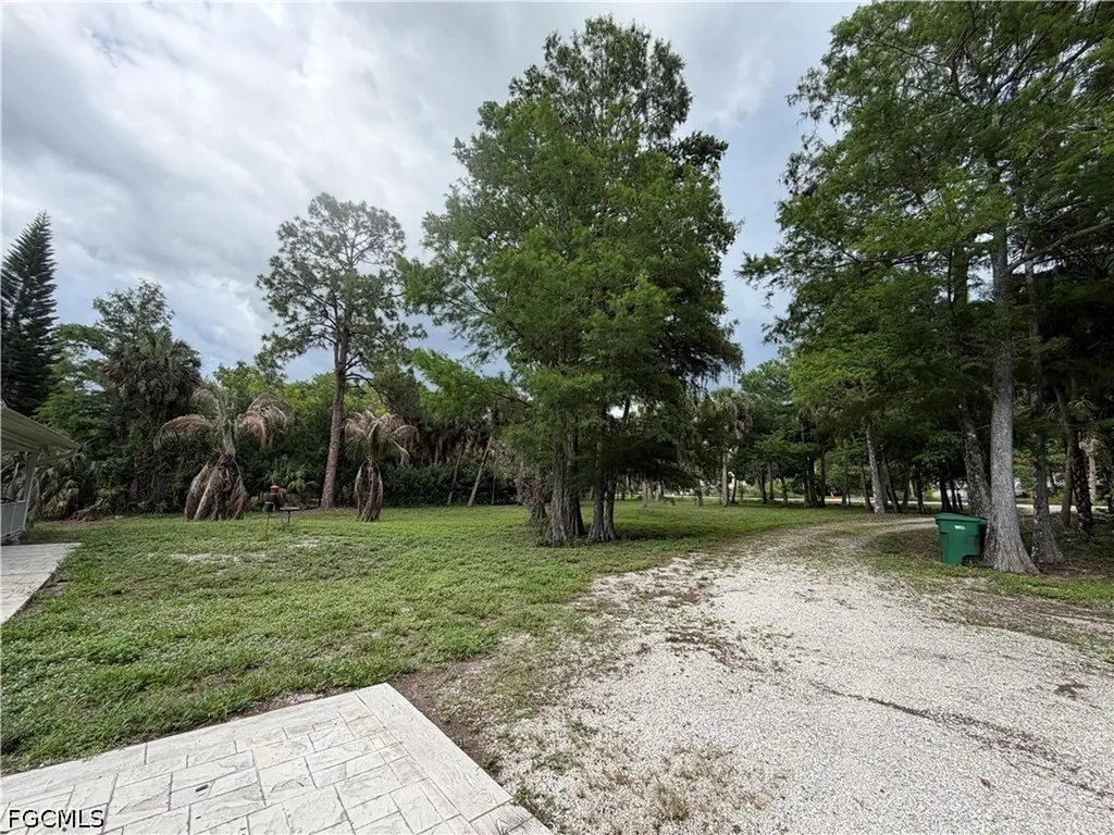281 8th Street SE Naples FL 34117