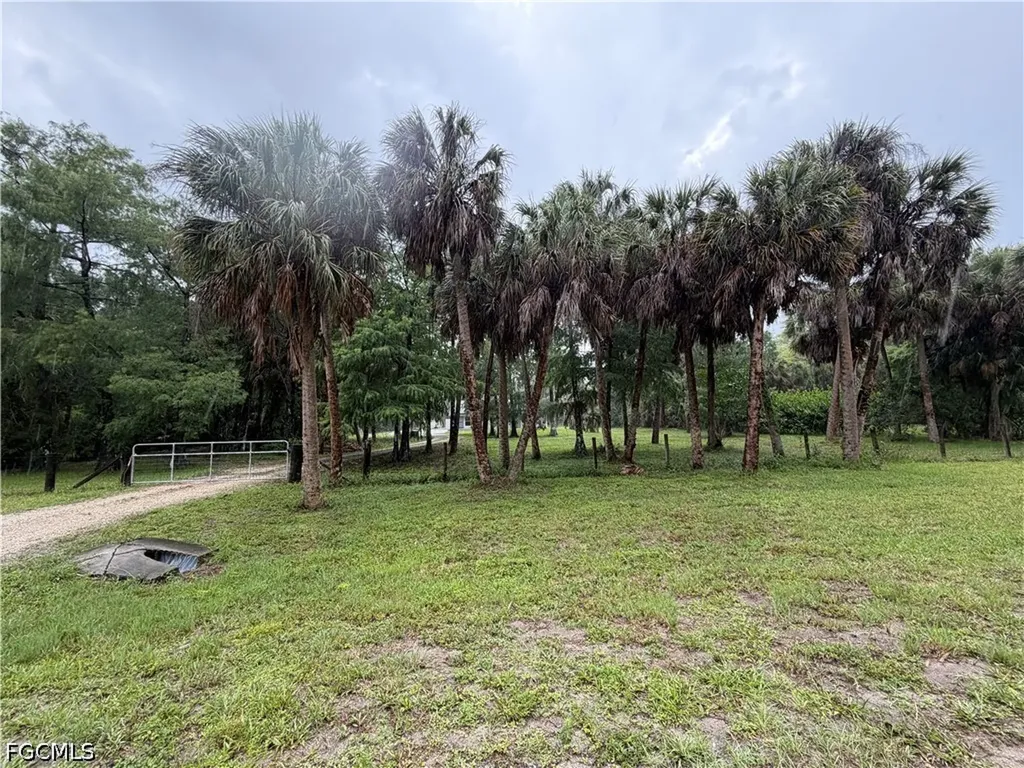 281 8th Street SE Naples FL 34117