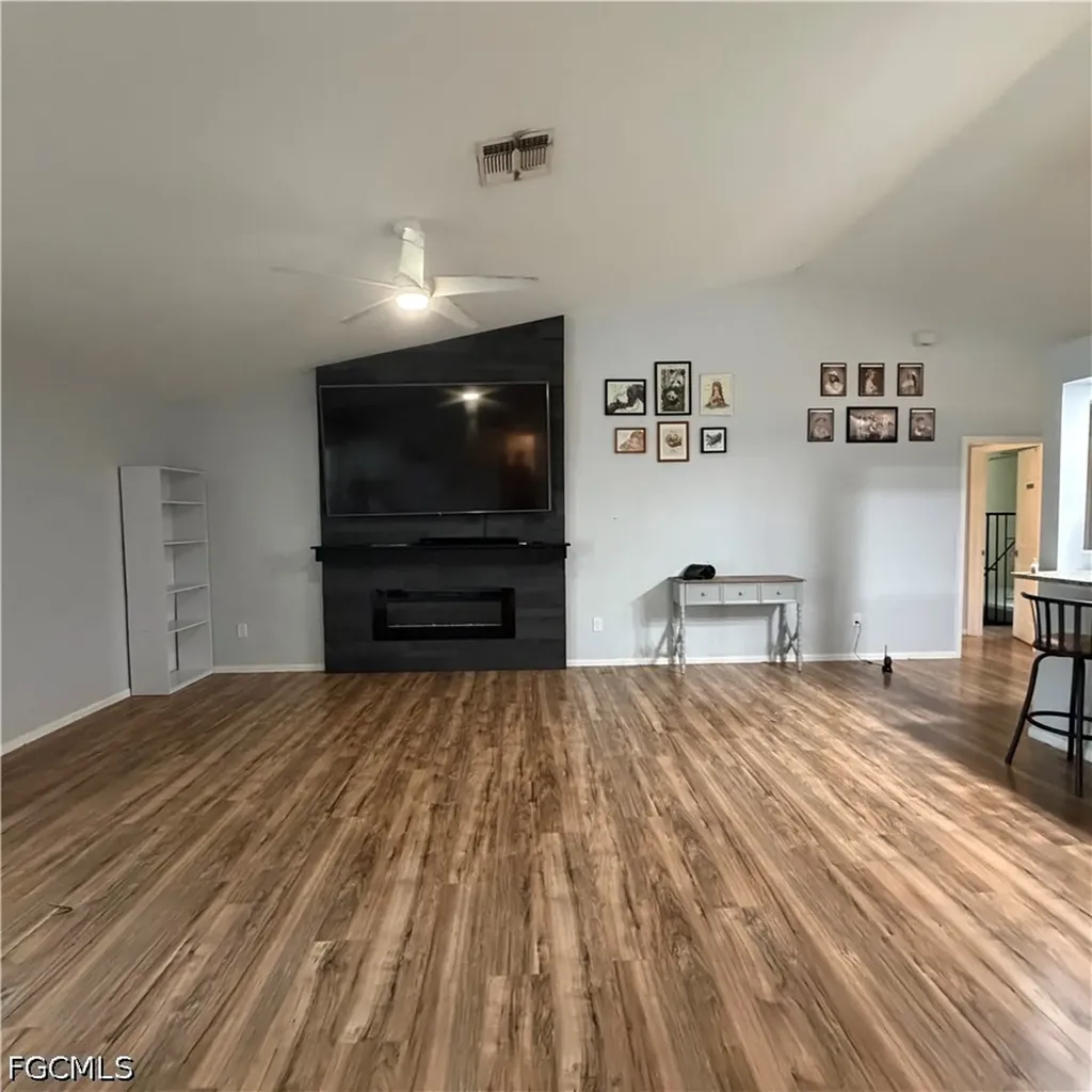 281 8th Street SE Naples FL 34117