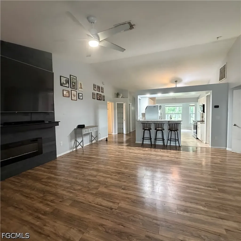 281 8th Street SE Naples FL 34117