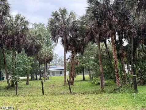 281 8TH Street SE Naples FL 34117