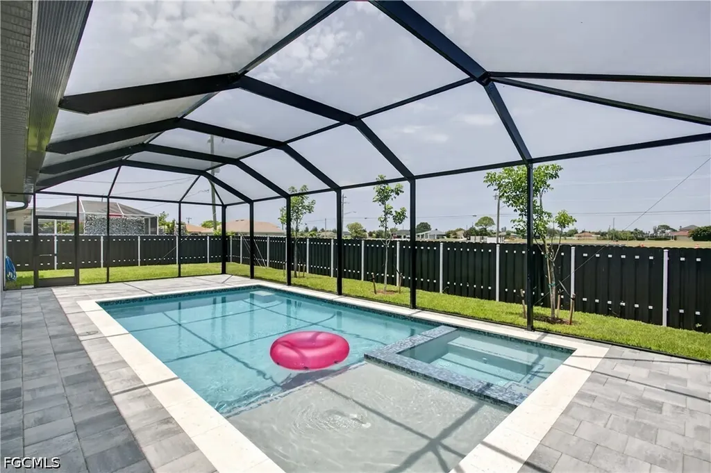 819 SW 16th Terrace Cape Coral FL 33991