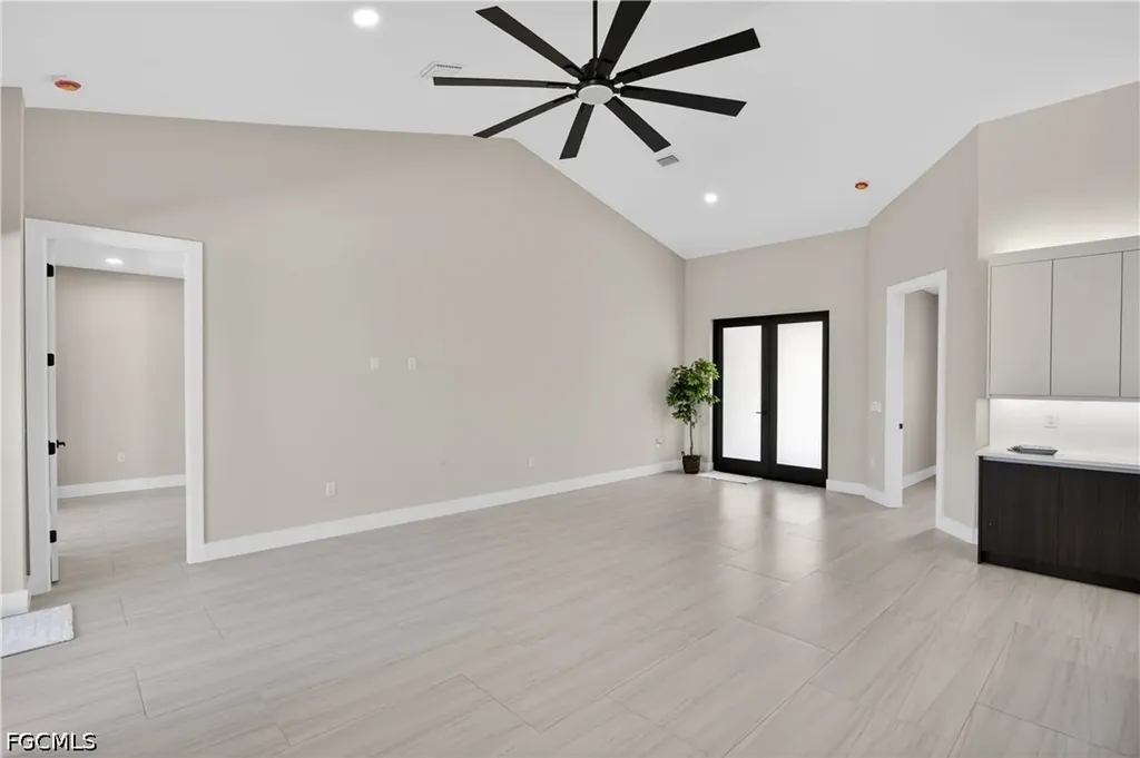 819 SW 16th Terrace Cape Coral FL 33991